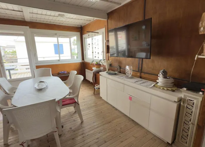 Aig 60 - Individuel - Proche - - 9 Personnes * Gruissan